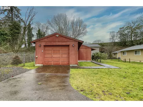 205 N 7th St, Saint Helens, OR 97051
