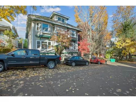 2717 SW 2nd Ave, Portland, OR 97201