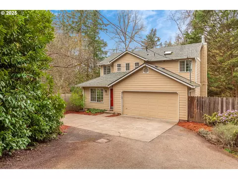 4216 SW Brugger St, Portland, OR 97219