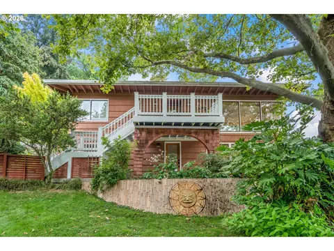 307 SW Hamilton St, Portland, OR 97239