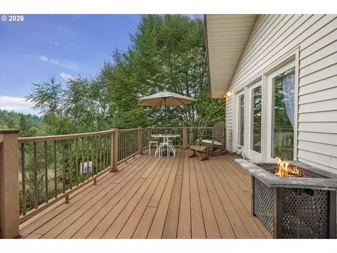 Exterior - 44174 SE Pagh Rd, Sandy, OR 97055 photo 5 of 10