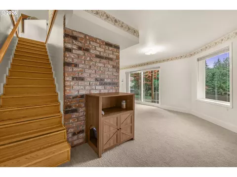 Living - 44174 SE Pagh Rd, Sandy, OR 97055 photo 2 of 4