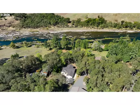 9600 S Bank Dr, Roseburg, OR 97470