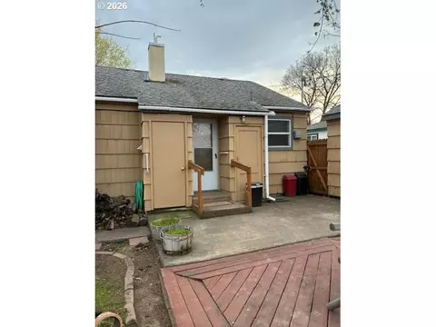 Exterior - 722 SW 28th St, Pendleton, OR 97801 photo 2 of 4