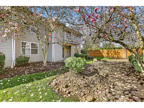 Exterior - 4606 W Powell Blvd #162, Gresham, OR 97030 photo 2 of 8