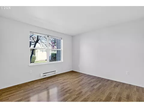 Living - 4606 W Powell Blvd #162, Gresham, OR 97030 photo 7 of 8