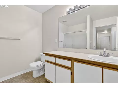 Bath - 4606 W Powell Blvd #162, Gresham, OR 97030 photo 3 of 4