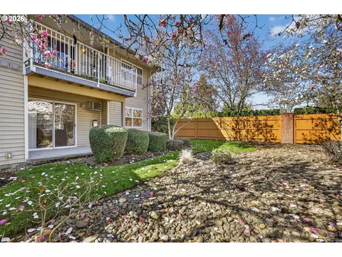Exterior - 4606 W Powell Blvd #162, Gresham, OR 97030 photo 4 of 8