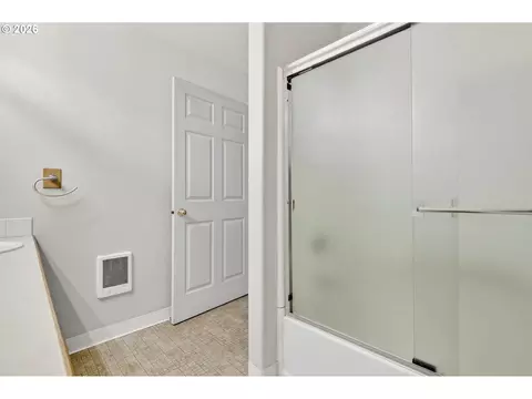 Bath - 4606 W Powell Blvd #162, Gresham, OR 97030 photo 4 of 4