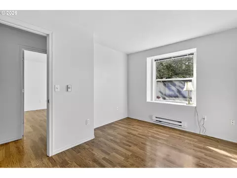 Bedroom - 4606 W Powell Blvd #162, Gresham, OR 97030 photo 5 of 5