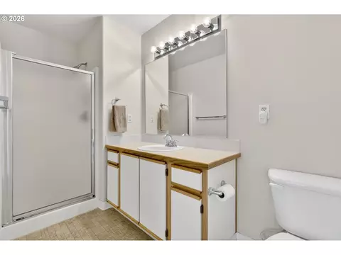 Bath - 4606 W Powell Blvd #162, Gresham, OR 97030 photo 1 of 4