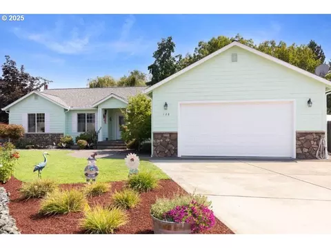 128 Watusi Ct, Winston, OR 97496