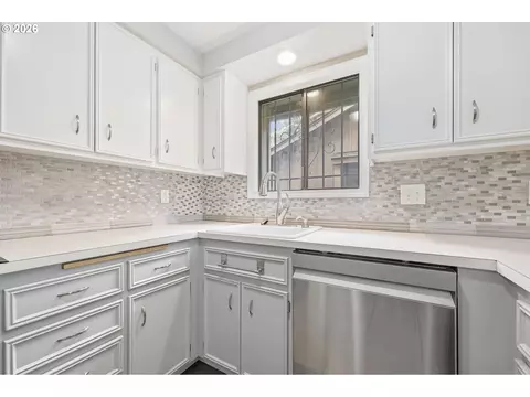 Kitchen - 1359 City View St, Eugene, OR 97402 photo 4 of 5