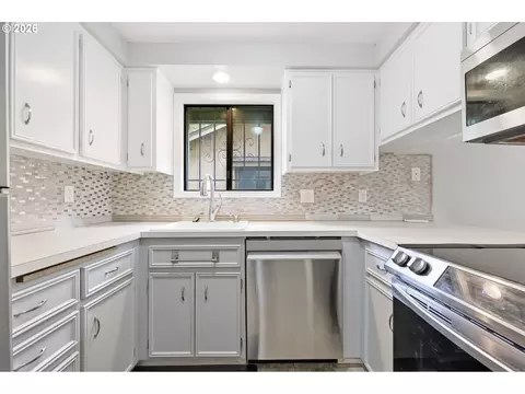 Kitchen - 1359 City View St, Eugene, OR 97402 photo 2 of 5
