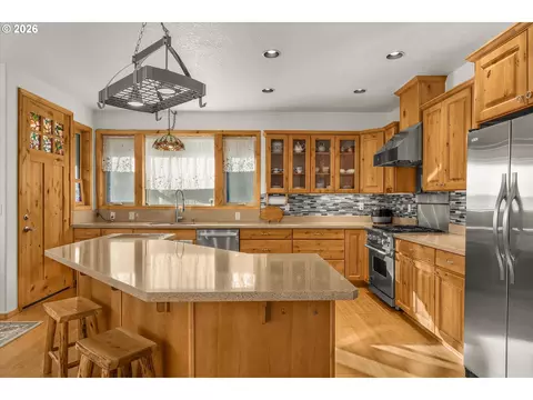 Kitchen - 52135 E Terra Fern Dr, Sandy, OR 97055 photo 1 of 6