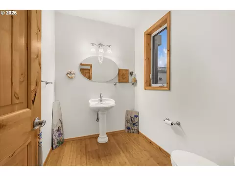 Bath - 52135 E Terra Fern Dr, Sandy, OR 97055 photo 4 of 5