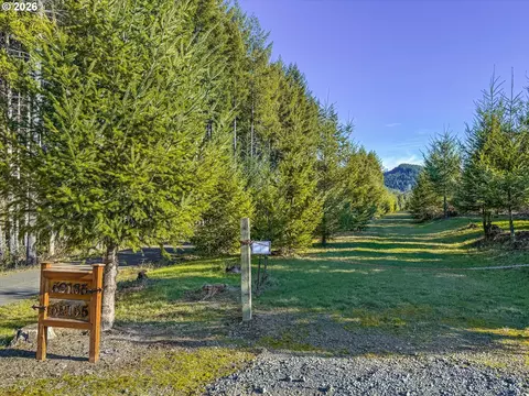 Exterior - 52135 E Terra Fern Dr, Sandy, OR 97055 photo 4 of 10
