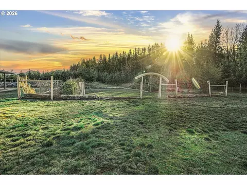 Exterior - 52135 E Terra Fern Dr, Sandy, OR 97055 photo 8 of 10