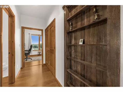 Entry Way - 52135 E Terra Fern Dr, Sandy, OR 97055 photo 2 of 2