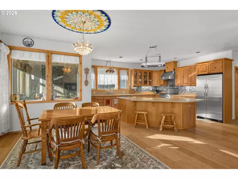 Kitchen - 52135 E Terra Fern Dr, Sandy, OR 97055 photo 6 of 6