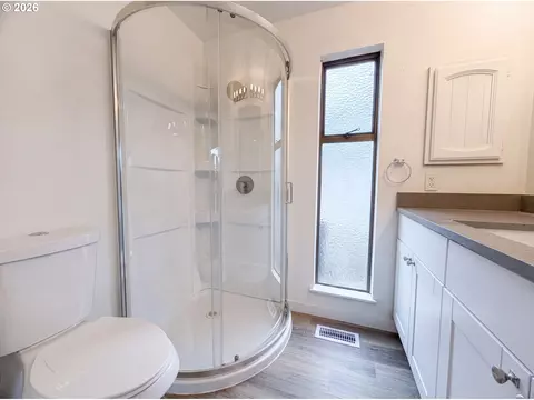 Bath - 3755 SW 4th St, Gresham, OR 97030 photo 2 of 3