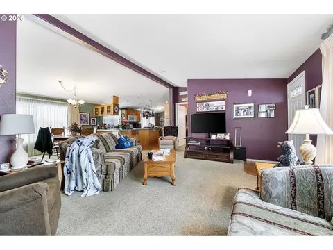 2512 Maia Loop, Springfield, OR 97477 photo 8