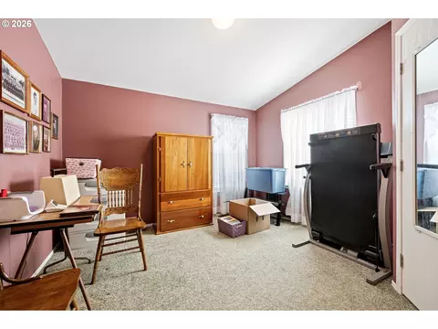 2512 Maia Loop, Springfield, OR 97477 photo 16