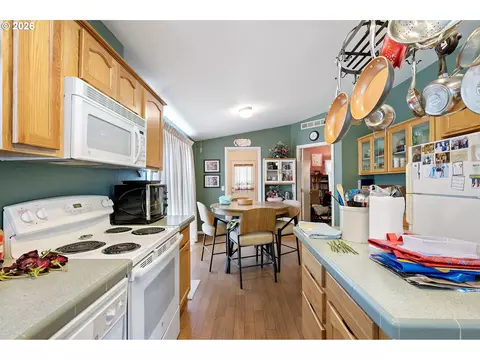 2512 Maia Loop, Springfield, OR 97477 photo 22
