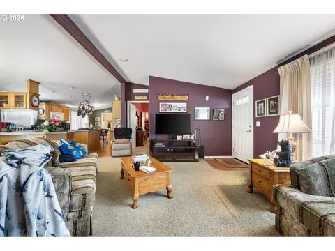 2512 Maia Loop, Springfield, OR 97477 photo 7