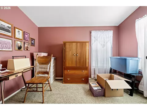 2512 Maia Loop, Springfield, OR 97477 photo 17
