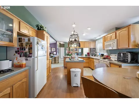 2512 Maia Loop, Springfield, OR 97477 photo 26