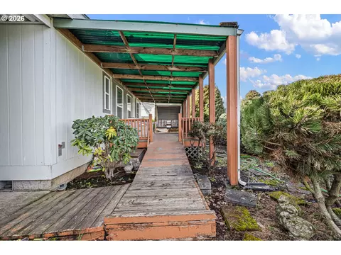 2512 Maia Loop, Springfield, OR 97477 photo 36