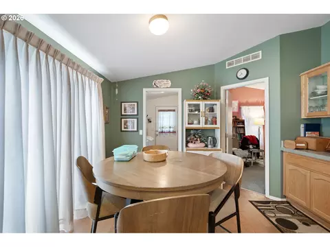 2512 Maia Loop, Springfield, OR 97477 photo 24