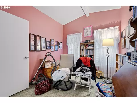 2512 Maia Loop, Springfield, OR 97477 photo 30