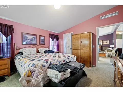 2512 Maia Loop, Springfield, OR 97477 photo 32