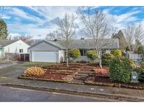 2963 S 7th Pl, Lebanon, OR 97355