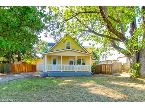 1368 Hayes St, Eugene, OR 97402