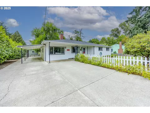 2242 E Irwin Way, Eugene, OR 97402