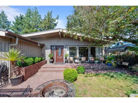 760 Oconnell St, North Bend, OR 97459