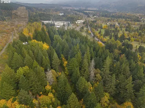 warren rd, North Bonneville, WA 98639