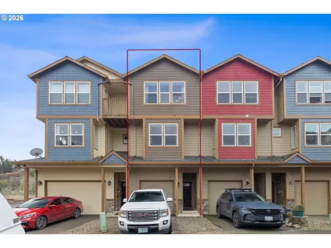 475 SE 35th St #E-25, Newport, OR 97366
