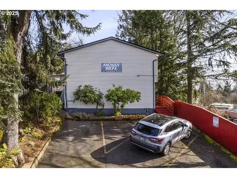 7820 SW 17th Dr, Portland, OR 97219