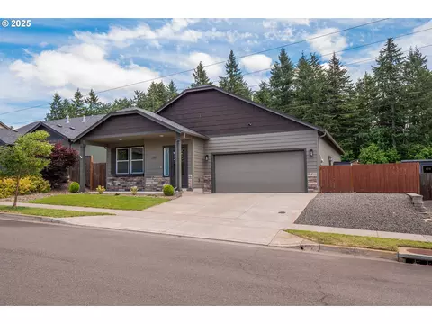 1067 S 55th St, Springfield, OR 97478