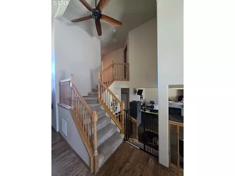 Entry Way - 1166 E Main St, Hermiston, OR 97838 photo 2 of 2