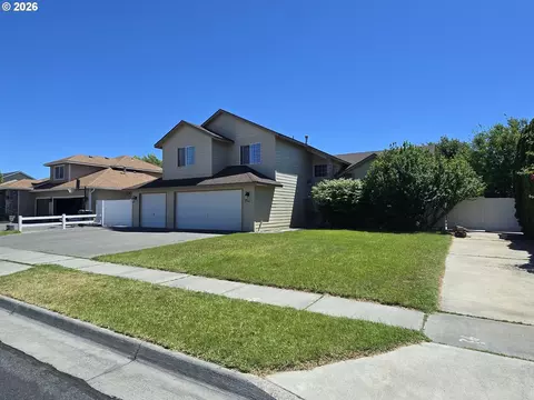 Exterior - 1166 E Main St, Hermiston, OR 97838 photo 8 of 9