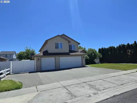 Exterior - 1166 E Main St, Hermiston, OR 97838 photo 6 of 9