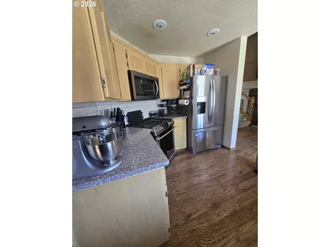 Kitchen - 1166 E Main St, Hermiston, OR 97838 photo 1 of 1