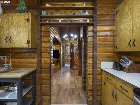 Entry Way - 54010 E Alder Heights Rd, Sandy, OR 97055 photo 1 of 4