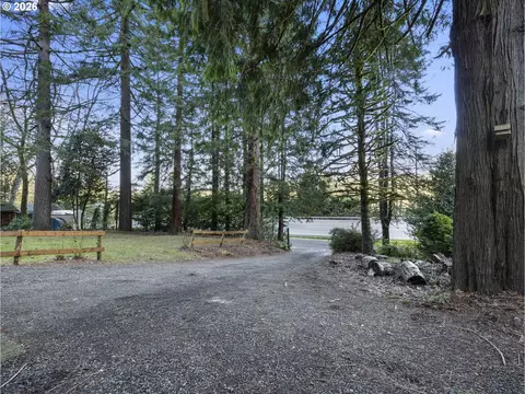 Exterior - 54010 E Alder Heights Rd, Sandy, OR 97055 photo 4 of 10