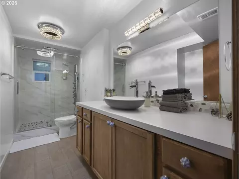 Bath - 54010 E Alder Heights Rd, Sandy, OR 97055 photo 3 of 4